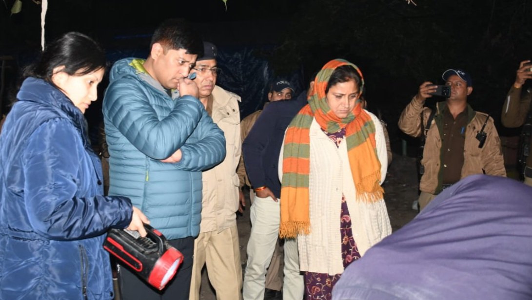 5 साल के बच्चे की गला दबाकर हत्या, पास की झोपड़ी में मिला शव