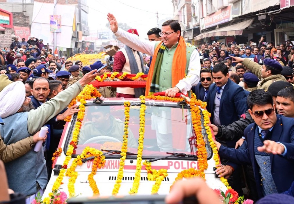 रोड शो के दौरान मुख्यमंत्री का हुआ भव्य स्वागत, सीएम ने भी जताया आभार