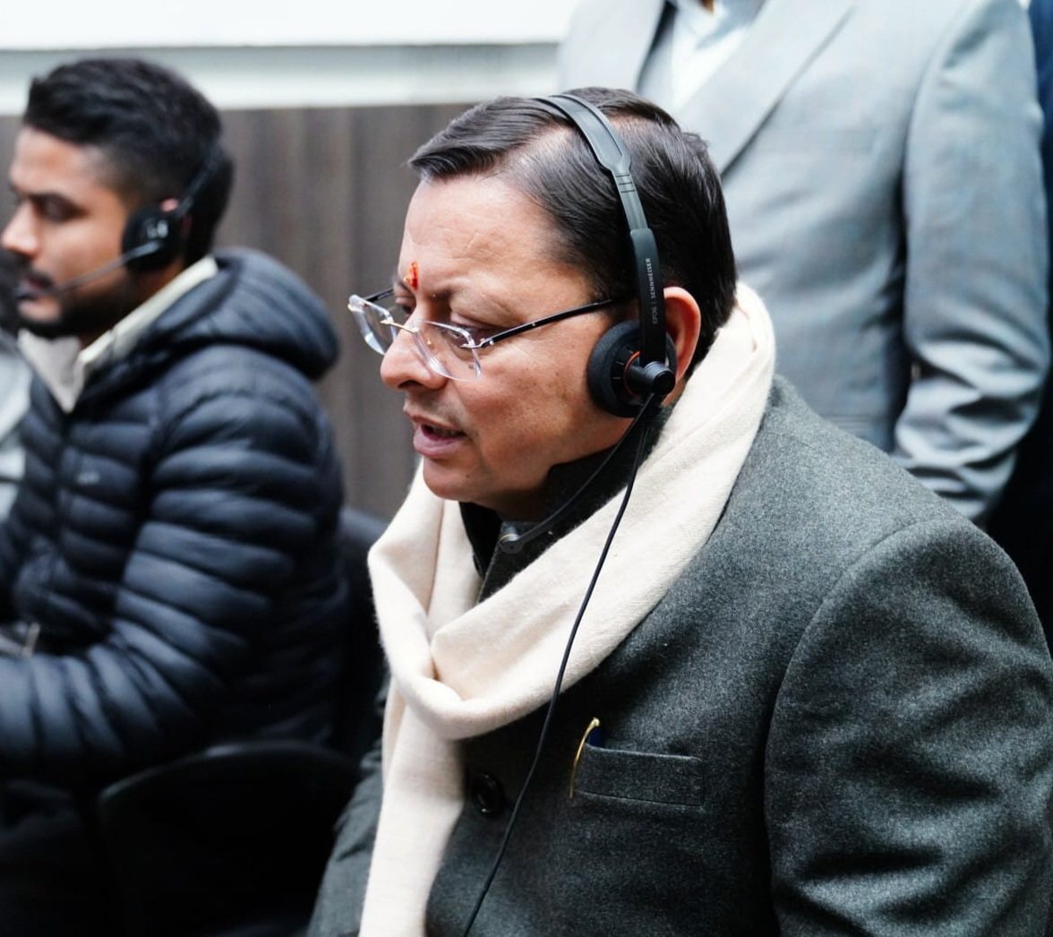 सीएम हेल्पलाइन कंट्रोल रूम का मुख्यमंत्री ने किया औचक निरीक्षण, शिकायतकर्ता से फोन पर बात कर जानी समस्या