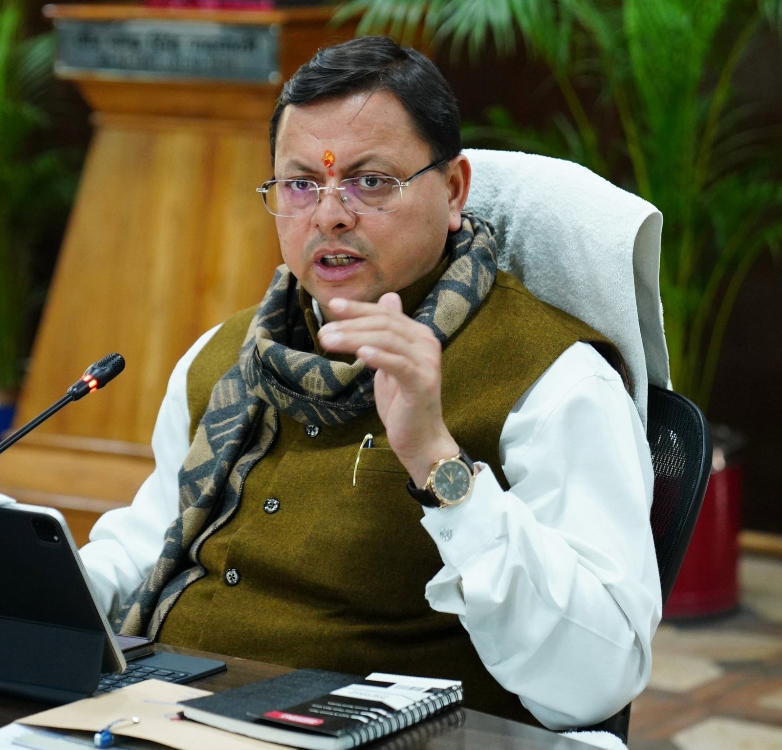 समयबद्ध तरीके से पूरी हो योजनाएं, मुख्यमंत्री ने विभागीय सचिवों को दिए निर्देश