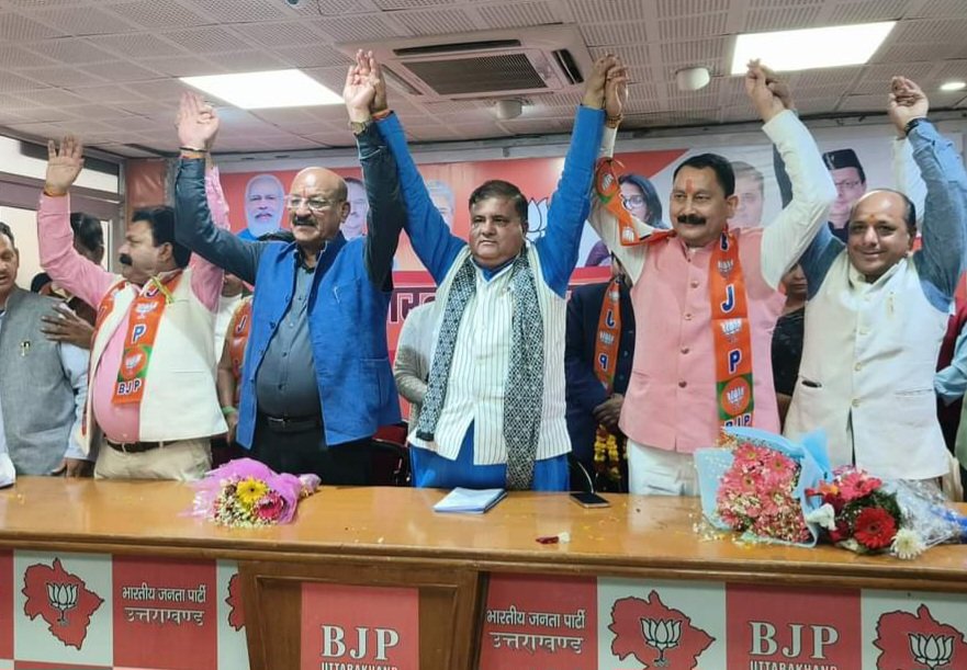 झटका: कांग्रेस छोड़ दो पूर्व विधायकों ने थामा बीजेपी का दामन, अनुकृति गोसाई ने भी छोड़ी कांग्रेस