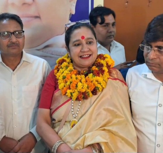 बड़ी बड़ी बातें करने के बाद चुनाव मैदान छोड़ भागी भावना पांडेय, बसपा को झटका
