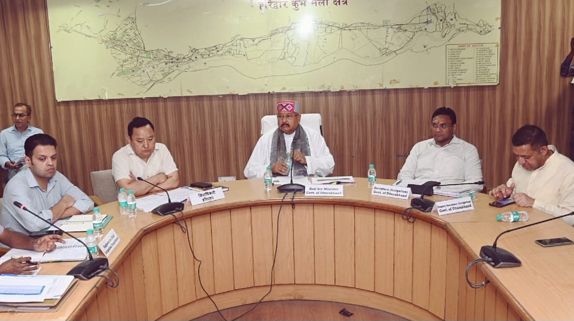 बारिश के सीजन में जलभराव और बाढ़ से निपटने की तैयारियों को लेकर बैठक