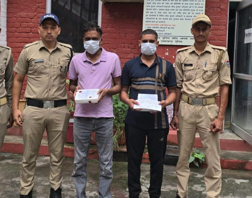 सहायक शिक्षक भर्ती परीक्षा में धांधली करने पहुंचे दो सॉल्वरों को पुलिस ने दबोचा, पहले भी जा चुके हैं जेल