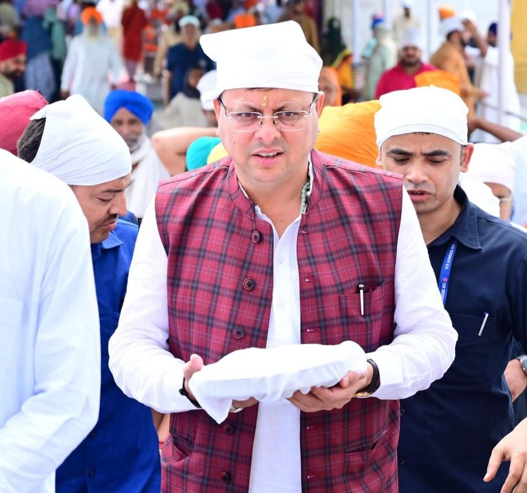 मुख्यमंत्री पुष्कर सिंह धामी ने नानकमत्ता गुरुद्वारा पहुंचकर मत्था टेका