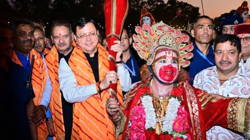 मुख्यमंत्री ने परेड ग्राउंड में दशहरा महोत्सव में किया प्रतिभाग