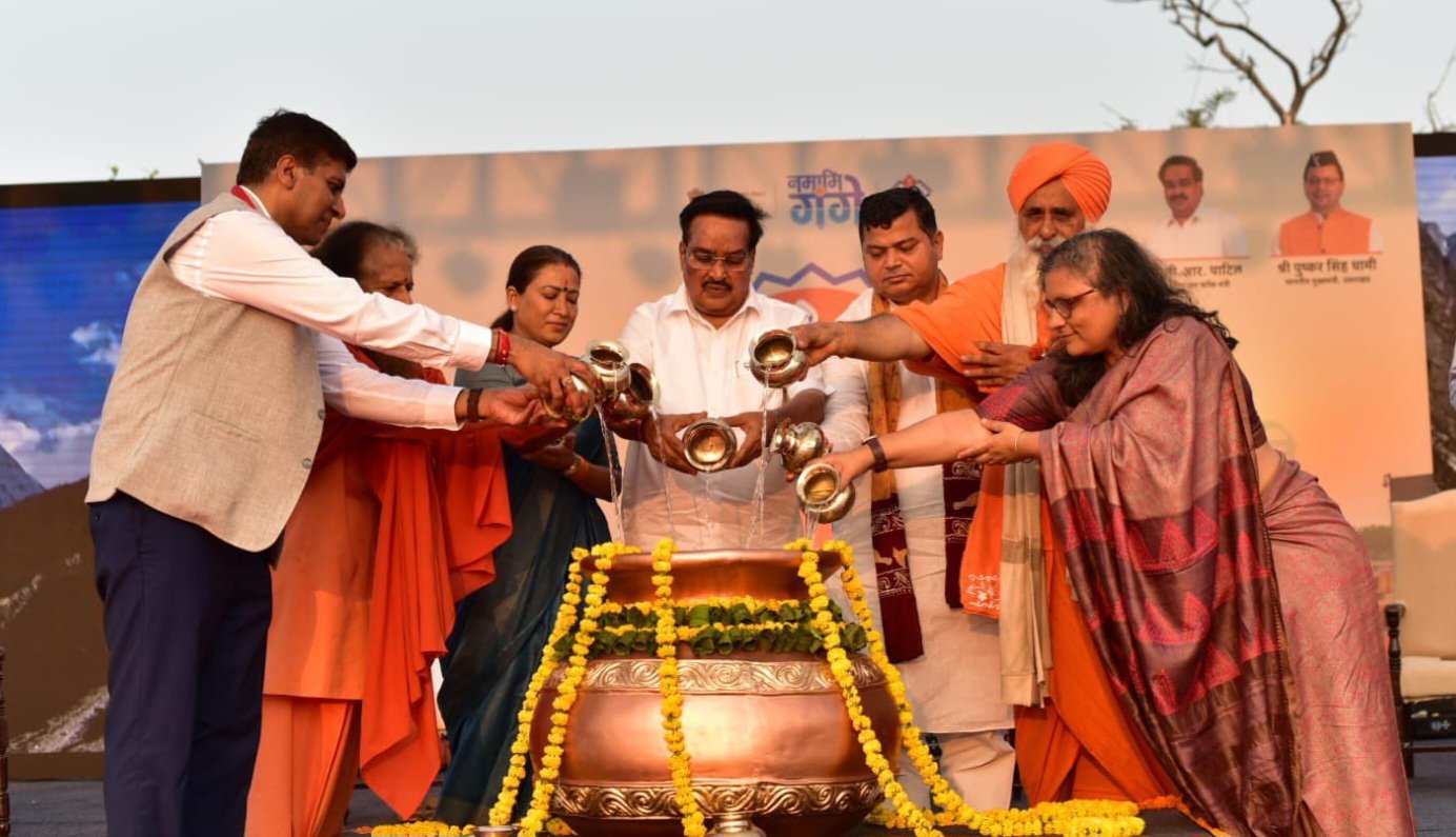 हरिद्वार के नमामि गंगे घाट पर गंगा उत्सव का आयोजन, केंद्रीय मंत्री हुए शामिल