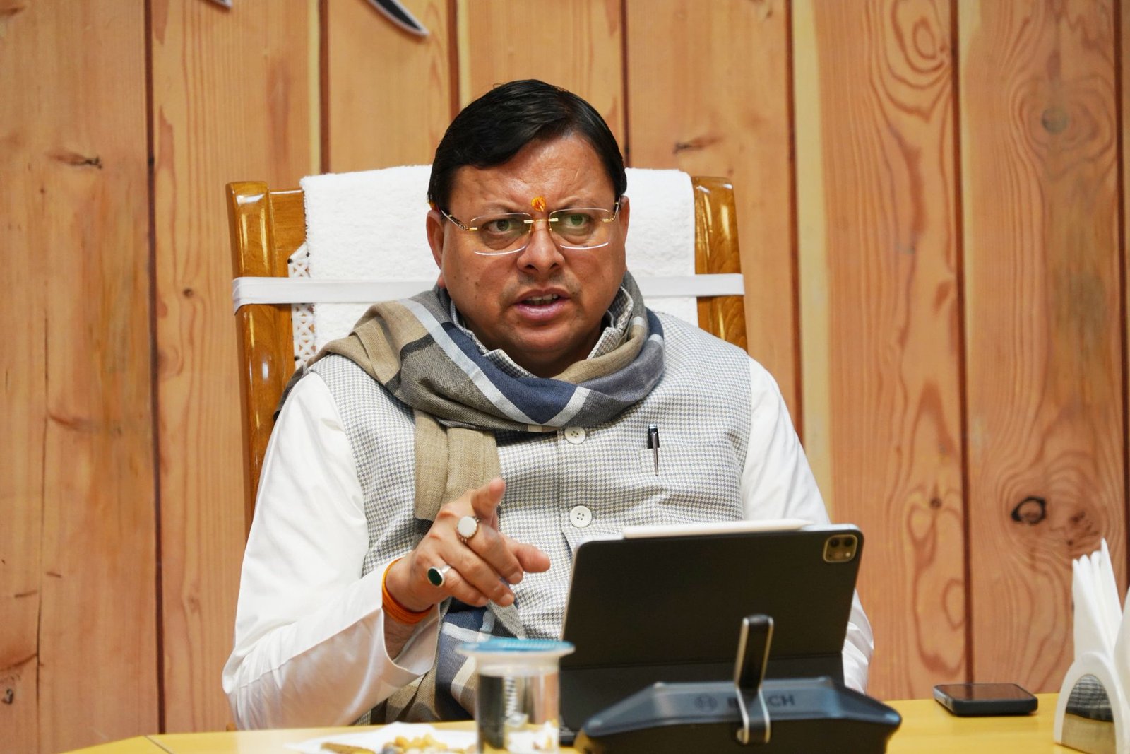 मृतक के परिजनों को आर्थिक कठिनाई हो तो दाह संस्कार की व्यवस्था करें जिले के डीएम – मुख्यमंत्री
