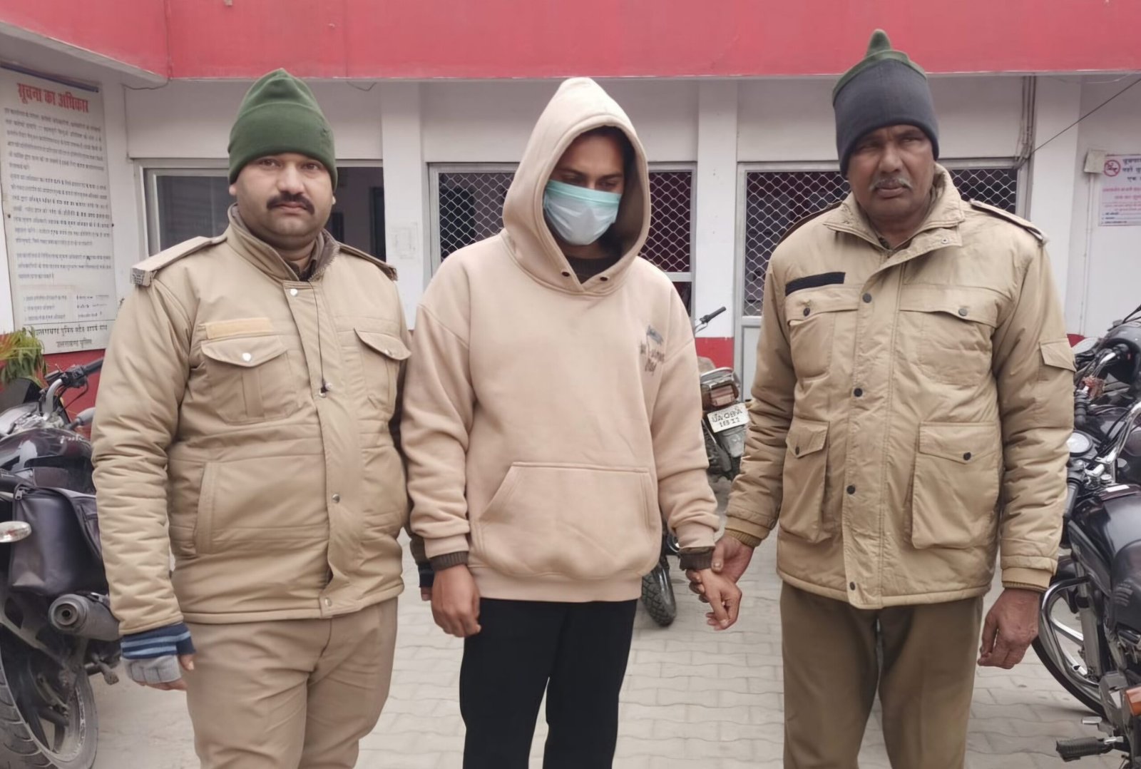डांस सिखाने की आड़ में शिष्याओं से बनाए शारीरिक संबंध, पकड़ा गया डांस टीचर