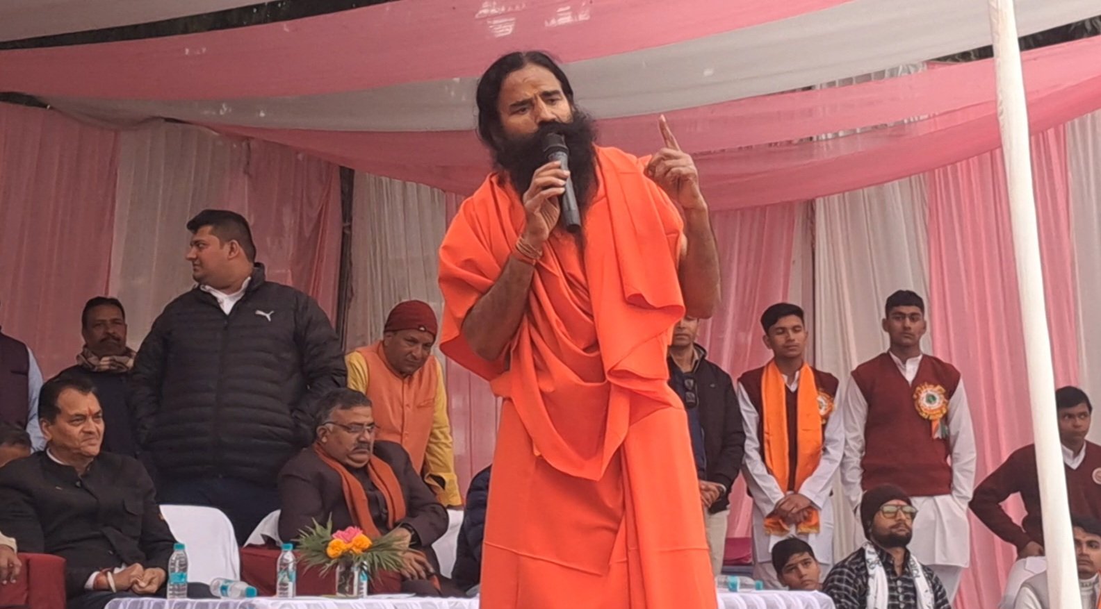 आक्रांताओं ने सनातन के प्रतीकों को नष्ट किया, संघ प्रमुख के बयान पर बोले योग गुरु रामदेव