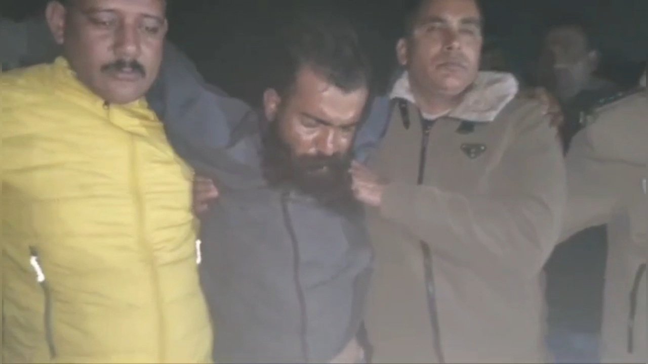 जेल से फरार कैदी 4 महीने बाद आया पकड़ में, पुलिस के साथ हुई मुठभेड़