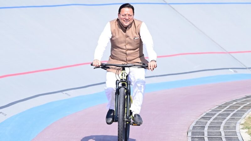 मुख्यमंत्री ने साइकिल चलाकर दिया फिट रहने का संदेश