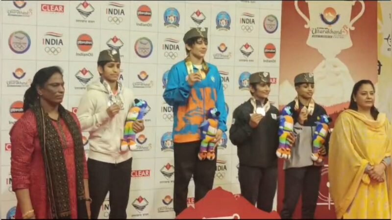 ओलंपिक संघ की अध्यक्ष पीटी उषा पहुंची हरिद्वार, खिलाड़ियों को मेडल दिए