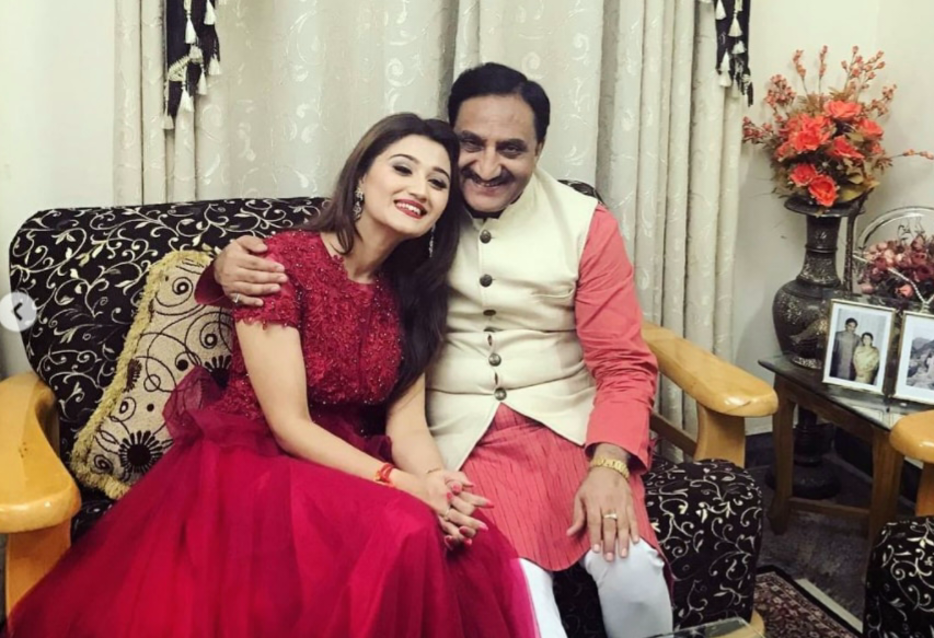 फिल्म में हीरोइन बनाने का झांसा देकर पूर्व सीएम की बेटी से करोड़ों की ठगी