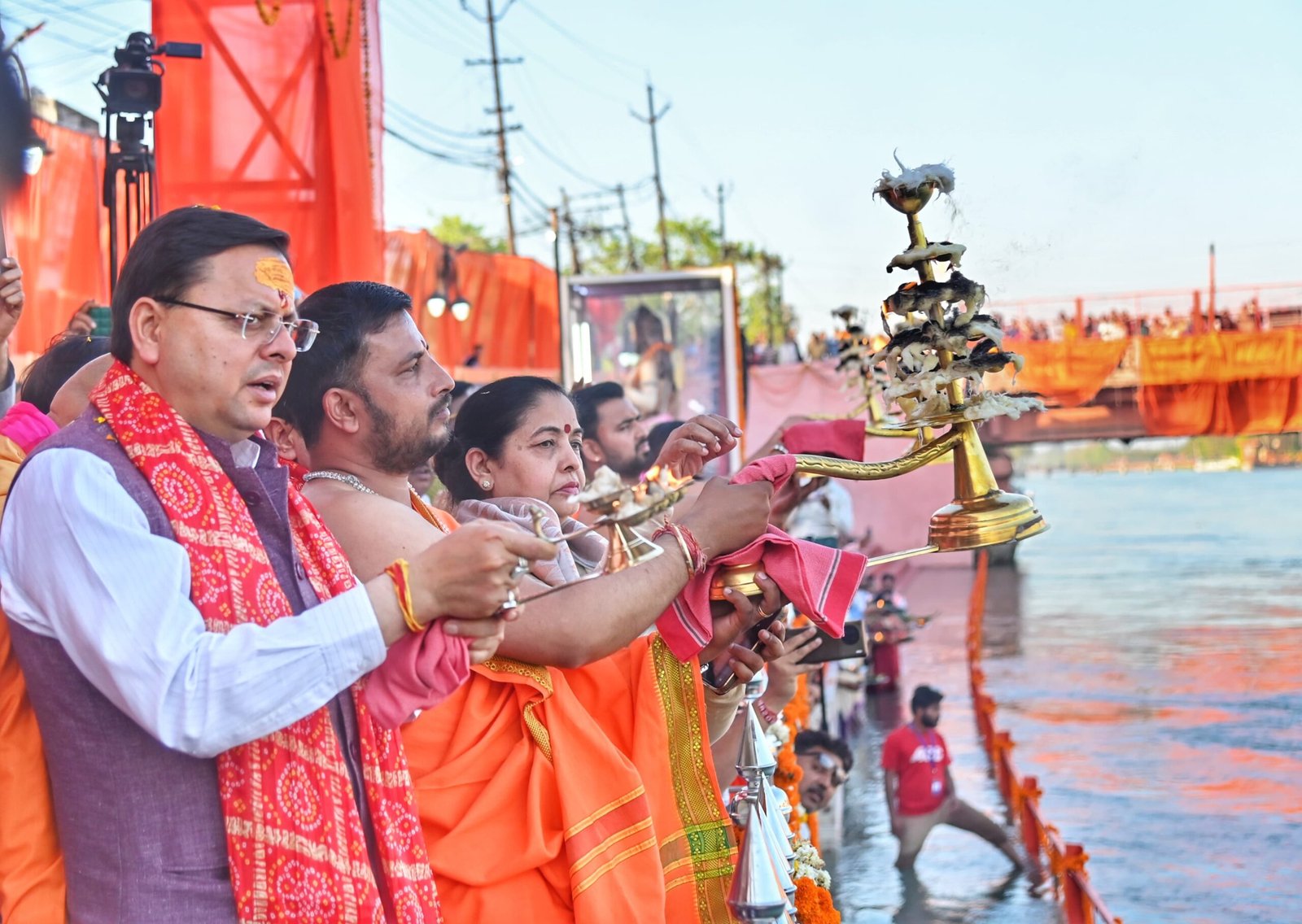 रुड़की पहुंचे मुख्यमंत्री, गंगा आरती में हुए शामिल