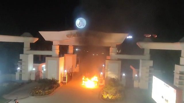 पतंजलि योगपीठ में टला बड़ा हादसा, एंबुलेंस ने लगी भीषण आग, मची अफरा तफरी