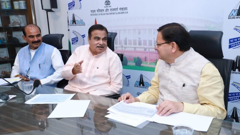 मुख्यमंत्री ने सड़क परिवहन मंत्री से की मुलाकात, कई योजनाओं की स्वीकृति का अनुरोध किया