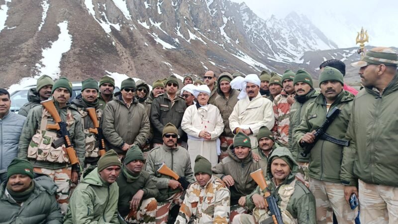 बीजेपी के राष्ट्रीय अध्यक्ष जेपी नड्डा ने आदि कैलाश ओम पर्वत के दर्शन किए