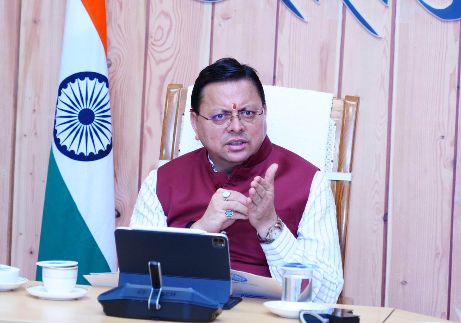 सरकारी जमीनों से अतिक्रमण हटाने और अवैध बिक्री रोकने को लेकर बने ठोस कार्ययोजना – सीएम