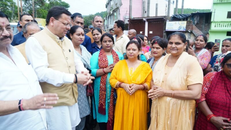 मुख्यमंत्री ने किया अतिवृष्टि से प्रभावित क्षेत्रों का स्थलीय निरीक्षण, सुनी लोगों की समस्याएं
