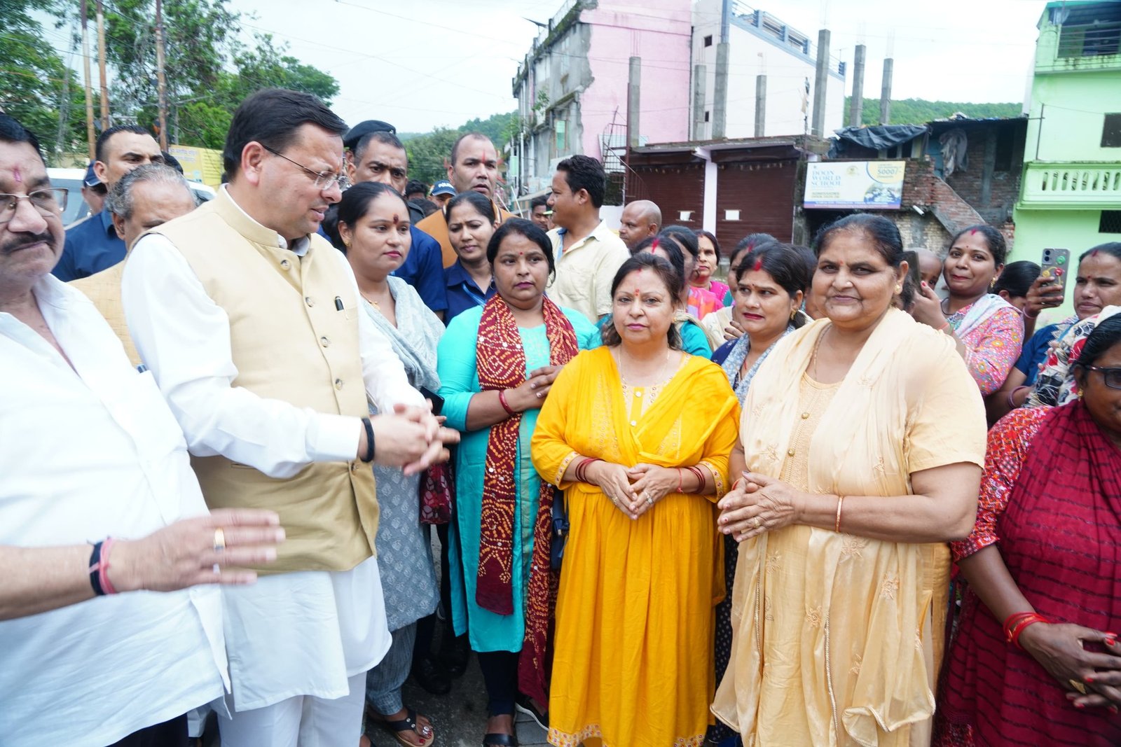 मुख्यमंत्री ने किया अतिवृष्टि से प्रभावित क्षेत्रों का स्थलीय निरीक्षण, सुनी लोगों की समस्याएं
