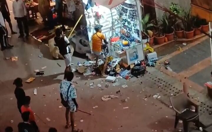 वीडियो: कावड़ियों के उपद्रव का एक और मामला, दुकान पर की तोड़फोड़, दुकानदार को भी पीटा