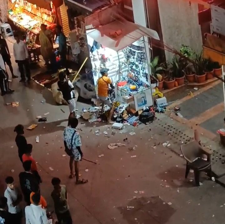 वीडियो: कावड़ियों के उपद्रव का एक और मामला, दुकान पर की तोड़फोड़, दुकानदार को भी पीटा