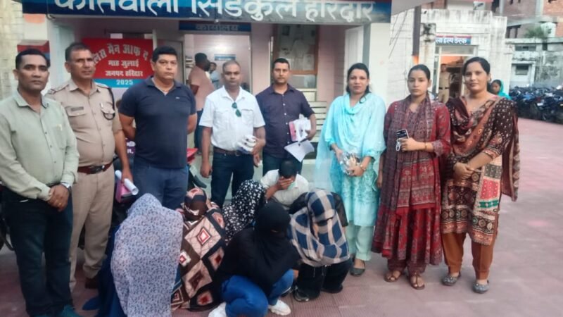 स्पा सेंटर की आड़ में चल रहा था देह व्यापार, पुलिस ने तीन महिला और दो ग्राहकों को पकड़ा
