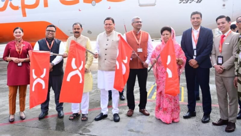 बेंगलुरु के लिए शुरू हुई नई हवाई सेवा को मुख्यमंत्री ने फ्लैग ऑफ कर रवाना किया