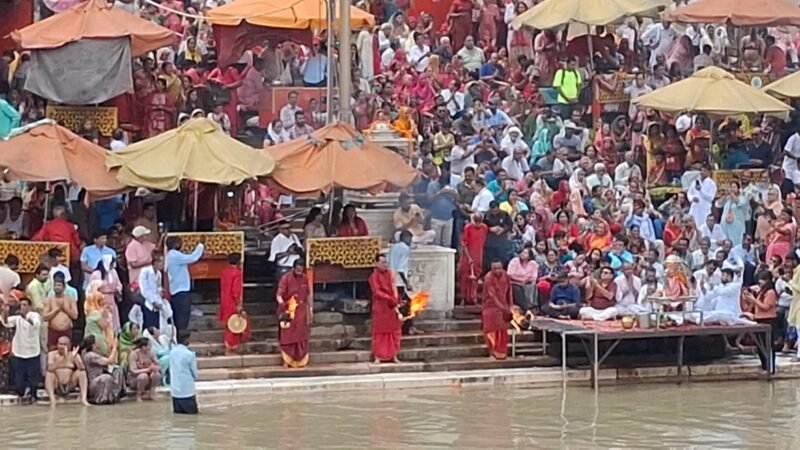 चंद्र ग्रहण का सूतक काल शुरू, हर की पैड़ी की संध्याकालीन आरती दोपहर में संपन्न हुई