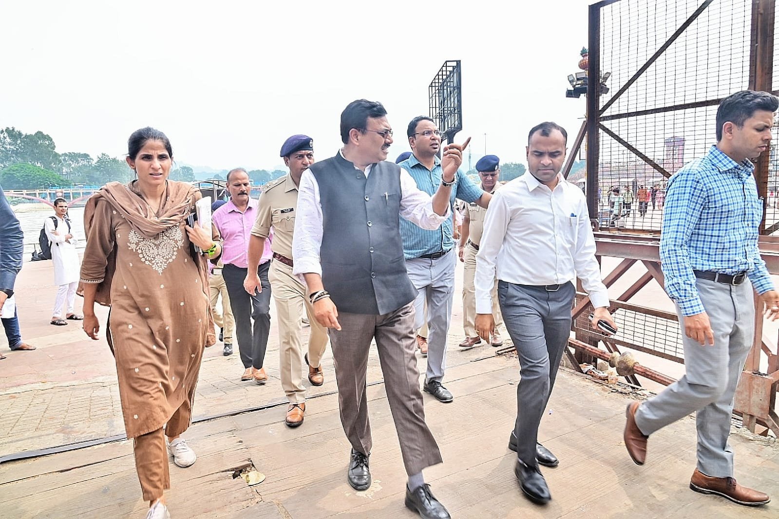 कुंभ मेला तैयारी: मुख्य सचिव आनंद वर्धन ने हरिद्वार पहुंचकर मेला क्षेत्र का किया निरीक्षण, अधिकारियों को दिए निर्देश