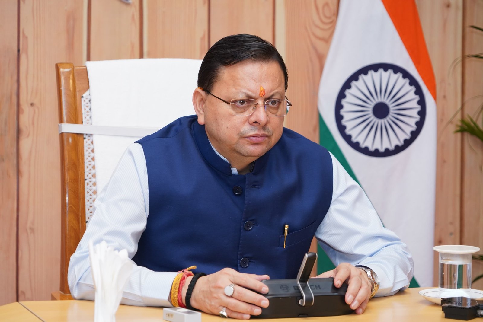 उच्च स्तरीय बैठक में मुख्यमंत्री ने जल्द सड़कों को गड्ढा मुक्त करने के निर्देश दिए