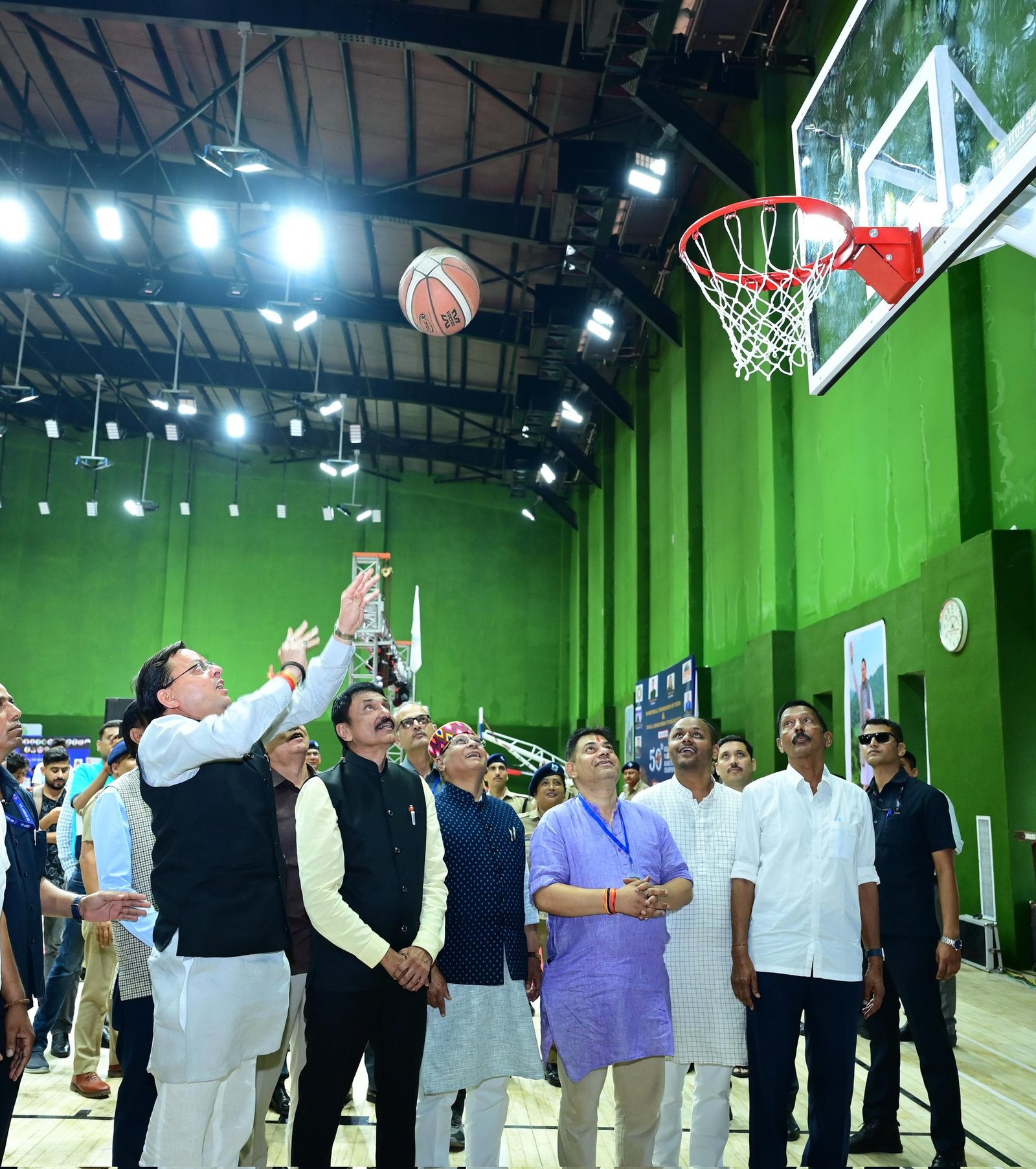 मुख्यमंत्री ने परेड ग्राउंड पहुंचकर 50वीं सब-जूनियर राष्ट्रीय बास्केटबॉल चैंपियनशिप का किया उद्घाटन