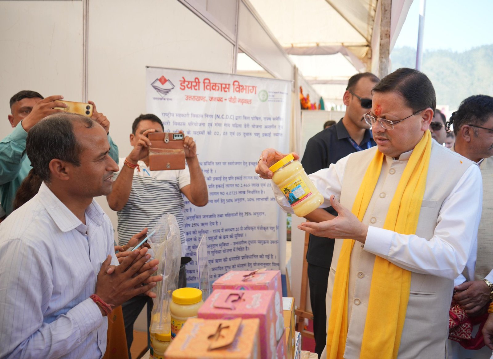 सहकारिता मेले में प्रतिभाग करने पहुंचे मुख्यमंत्री, स्टालों का किया अवलोकन