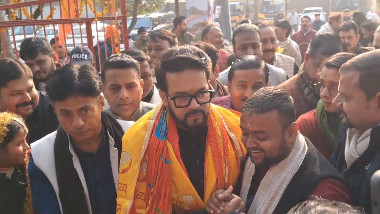 गरीब की राहत मिलने से आहत होती है कांग्रेस – अनुराग ठाकुर