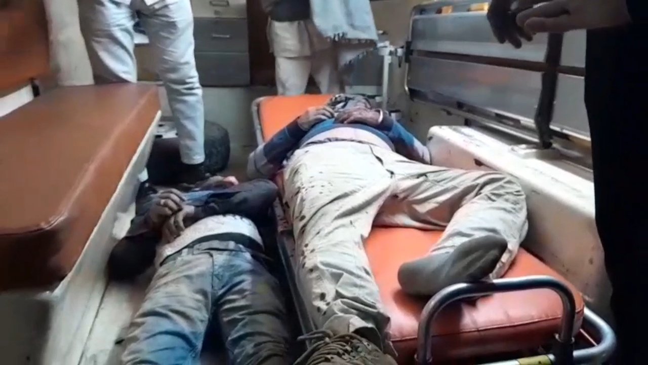 अलग-अलग जगहों पर हुए दो सड़क हादसों में तीन की दर्दनाक मौत