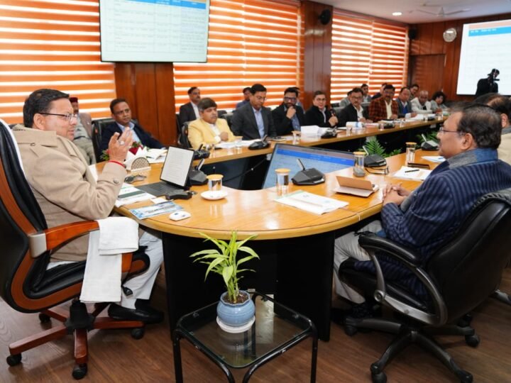 विद्युत वितरण लॉस हो कम, बिजली चोरी करने वालों पर भी हो सख्त कार्रवाई – मुख्यमंत्री