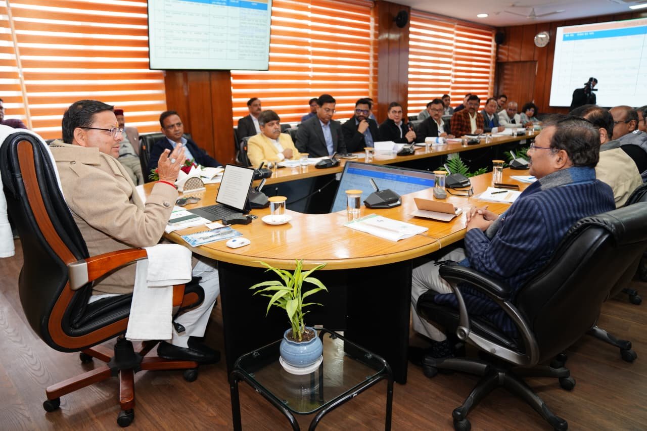 विद्युत वितरण लॉस हो कम, बिजली चोरी करने वालों पर भी हो सख्त कार्रवाई – मुख्यमंत्री