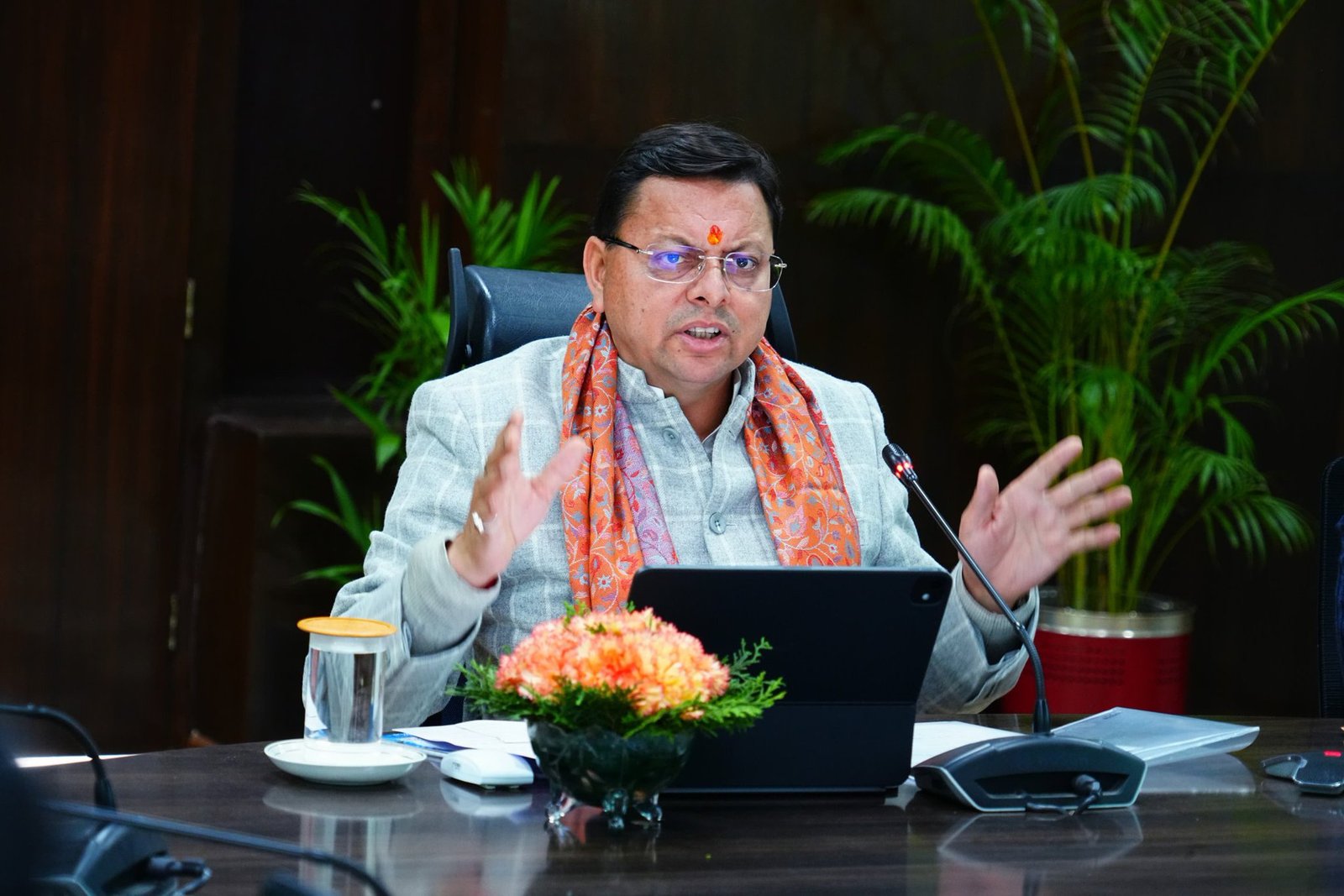 कानून व्यवस्था को लेकर किसी भी तरह की लापरवाही ना काबिले बर्दाश्त, सीएम की सख्त चेतावनी