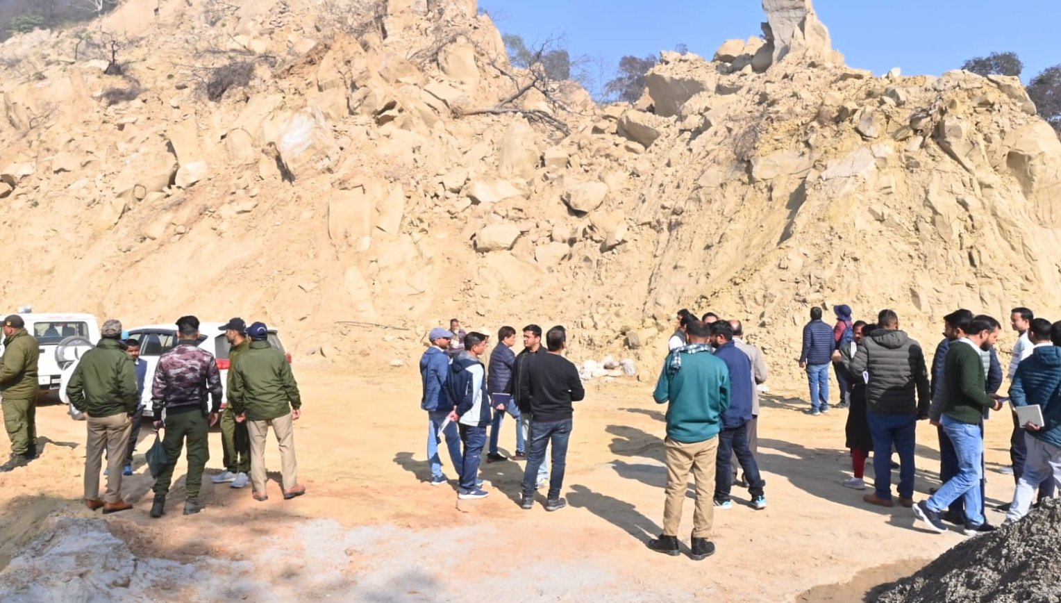 भूस्खलन के ट्रीटमेंट के कामों का निरीक्षण करने विदेशी वैज्ञानिकों का दल हरिद्वार पहुंचा