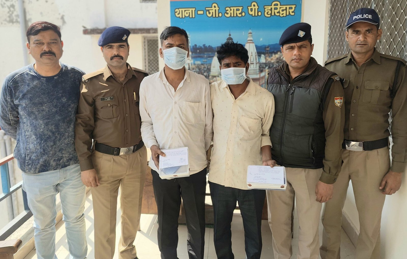 मामा के टीटी होने का झांसा देकर रेल यात्रियों से करते थे ठगी, जीआरपी ने धरे