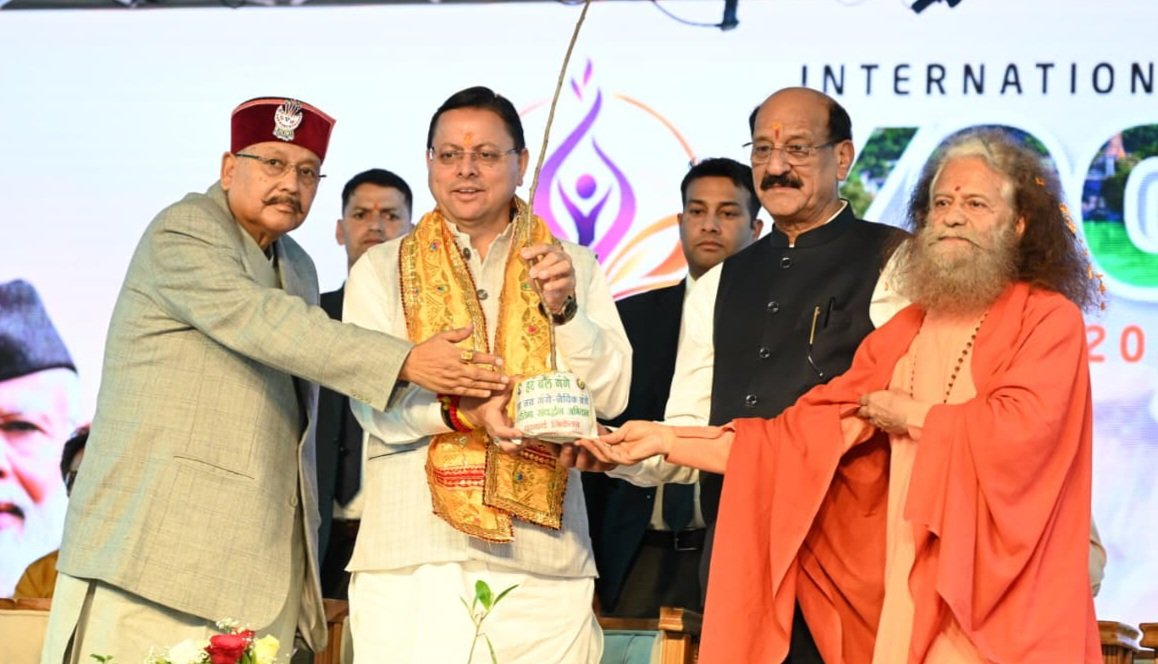 अंतर्राष्ट्रीय योग महोत्सव 2026 में शामिल हुए मुख्यमंत्री