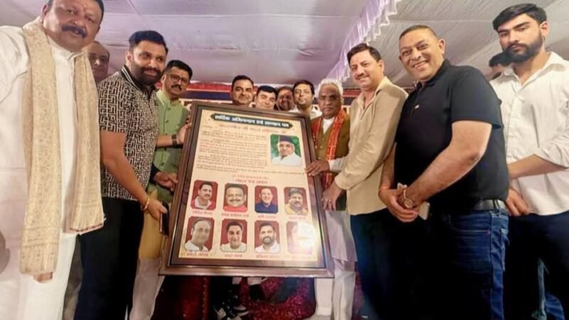 कैबिनेट मंत्री बनाए जाने पर समर्थक गदगद, इंदु एंक्लेव में मदन कौशिक का जोरदार स्वागत
