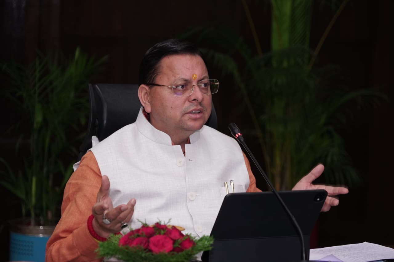 यात्रा रूट के क्षेत्रों में विकास कार्यों की मुख्यमंत्री ने समीक्षा की, अधिकारियों को दिए निर्देश