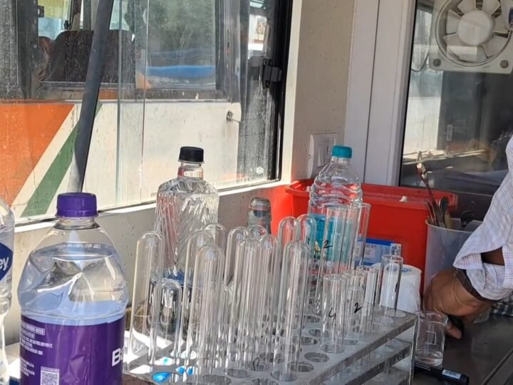 चारधाम यात्रा तैयारी: मोबाइल टेस्टिंग वैन से खाद्य पदार्थों की जांच कर रहा खाद्य सुरक्षा विभाग