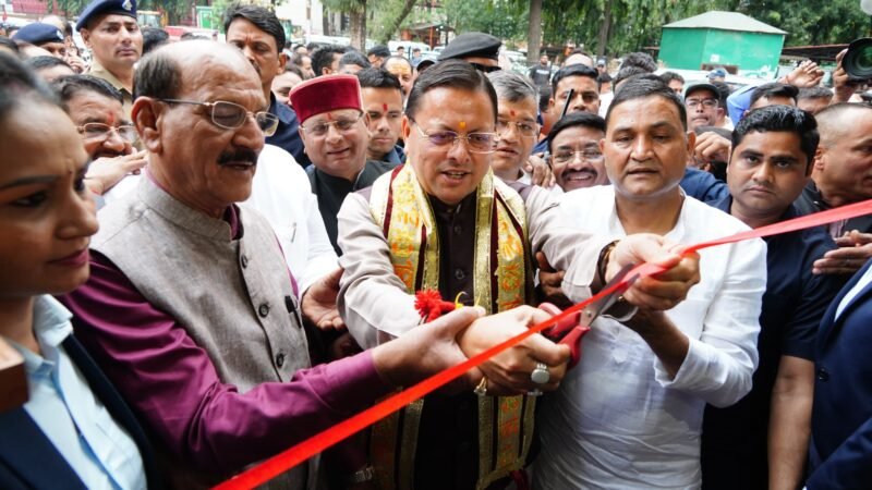 नगर निगम के कार्यक्रम में शामिल हुए मुख्यमंत्री, करोड़ों की योजनाओं का किया लोकार्पण