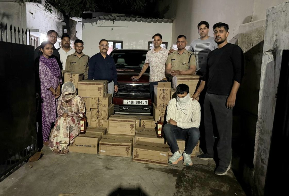 हरियाणा से हरिद्वार पहुंची अवैध शराब की खेप, आबकारी विभाग ने महिला समेत दो तस्कर दबोचे