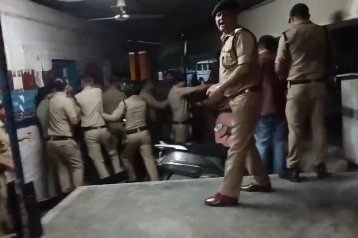 हंगामा: तेज रफ्तार कार ने स्कूटी कुमारी टक्कर, मौके पर एक शख्स की मौत