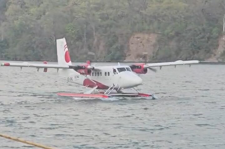 सरकार दे रही एडवेंचर टूरिज्म को बढ़ावा, ऋषिकेश में ‘सी प्लेन’ की सफल लैंडिंग