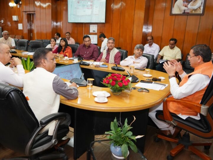 हरिद्वार में बनेगा मालवीय प्राच्य शोध संस्थान, सीएम ने की समीक्षा